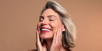 Come invecchia la pelle del viso: cosa succede davvero e perché la medicina estetica oggi punta alla qualità della pelle