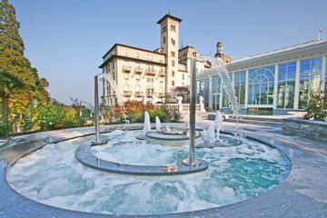 Des Iles Medical SPA Piscina Esterna Spa