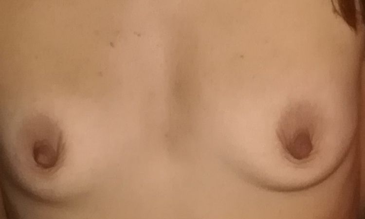 105438