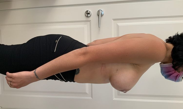 121040