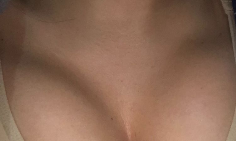 104682