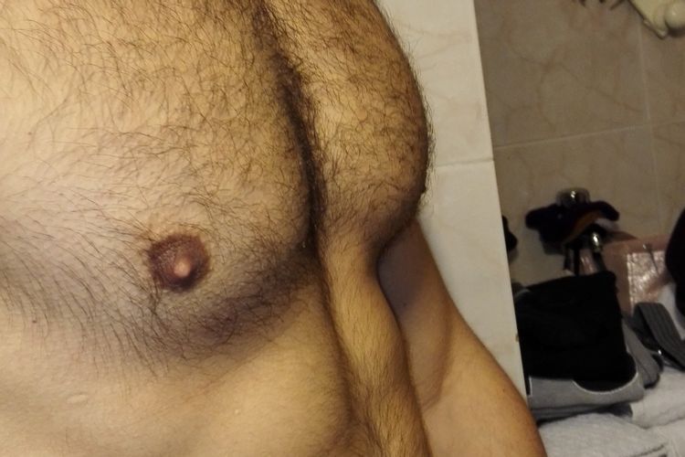Grasso sul petto
