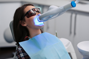 Cosa avviene in una visita dentistica.